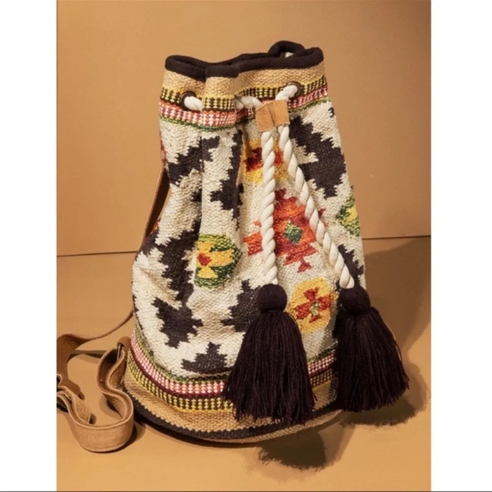 Gorgeous BRAND NEW Tapestry Backpack 🎒 with amazing detail